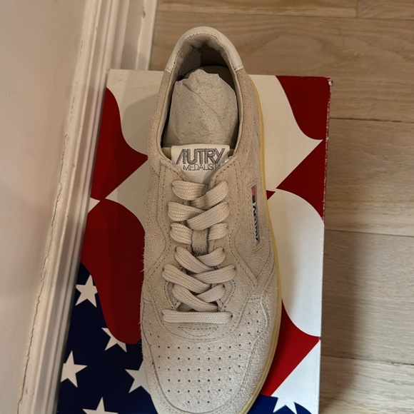 Autry Low Nan Hair/Suede Sand Shoes Size 42 - Picture 2 of 12